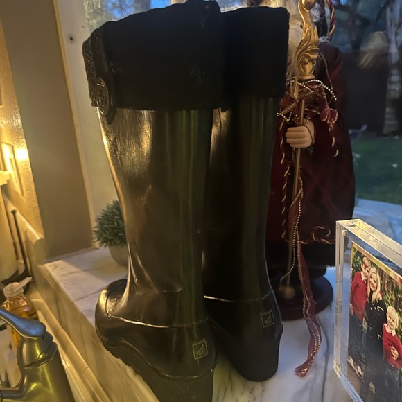 Sperry by topsider Rain boots withh a wedge - Picture 2 of 3